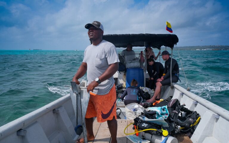 rrreefs_boat_coralina_©Timo_Brunner